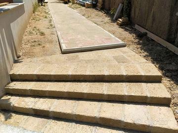 Mattoni in Tufo Marrone , Nero , Giallo e Grigio