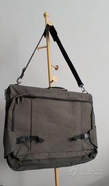 Borsa FILA porta abiti , mai più abiti sgualciti !