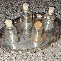 Vassoio Metallico con 4 Ampolle vetro 