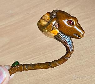 Pipa antica originale a forma di capra di nicchia.