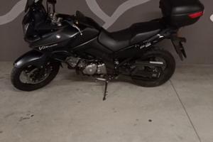 Suzuki  V strong  650
