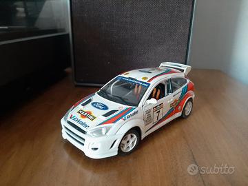modellino auto rally Ford focus burago scala 1:24