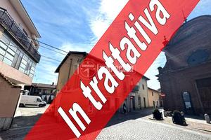 APPARTAMENTO CON TERRAZZO IN CENTRO PAESE!