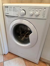 Indesit Lavatrice 6 Kg EWC 61051 W IT N