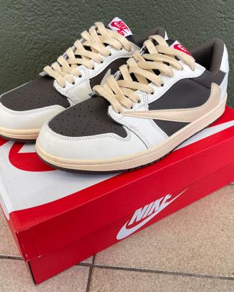 2 paia di scarpe travis scott nuove