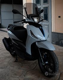 Beverly s 310