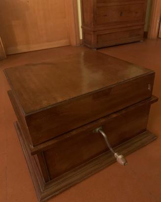 Grammofono a manovella Anni’30