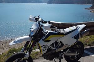 Husqvarna 701 supermoto