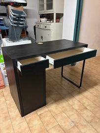 Scrivania ikea MICKE nera