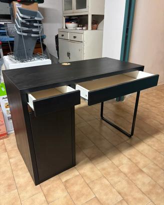 Scrivania ikea MICKE nera