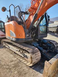 Miniescavatore Develon DX140LCR-5