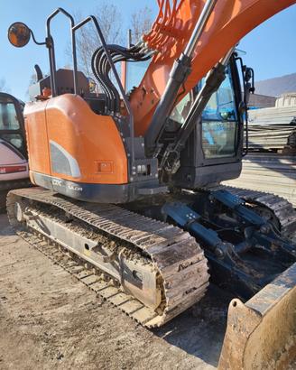 Miniescavatore Develon DX140LCR-5