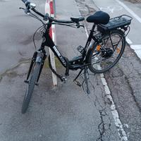 bicicletta elettrica Momo Design Venezia  ☑️