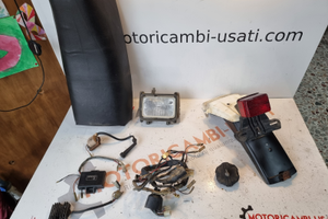 Vari ricambi Yamaha tenere 600 34l e 55w