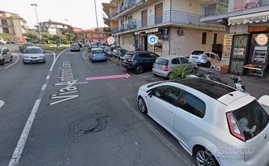 Deposito 150mq in via Gramsci a Gravina di Catania