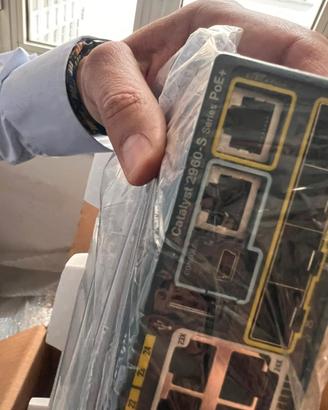 CISCO Catalyst 2960S 24 GigE PoE 370W 4 x SFP LAN