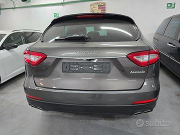 Maserati Levante V6 TETTUCCIO APRIBILE E PANORAMIC