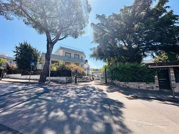 4 LOCALI A TORRE DEL GRECO