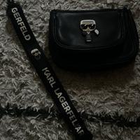 Borsa Karl Lagerfeld nera con tracolla logata