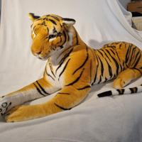 Grande tigre di peluches