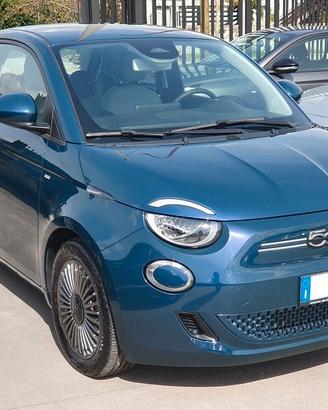 FIAT NUOVA 500e 118CV ICON 42 kWh NAV 10 KM 9MILA