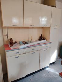 tavolo e 6 sedie con credenza