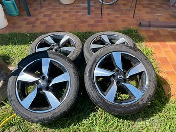 Cerchi in lega originali Nissan 18" con gomme