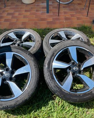 Cerchi in lega originali Nissan 18" con gomme