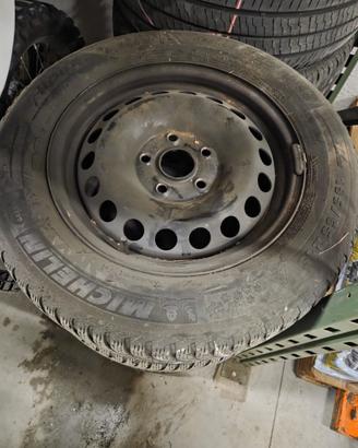 Gomme auto