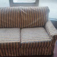 Divano 2 Posti Classico - Tessuto a Righe