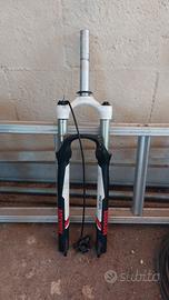 Forcella Rockshox Reba 29" con blocco al manubrio 