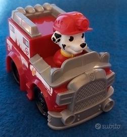 Paw Patrol Marshall con camion dei pompieri.