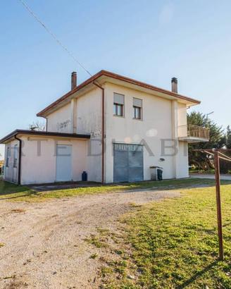 Villa di 214 m² con più di 5 locali a Monselice