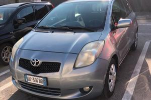 auto Toyotas Yaris