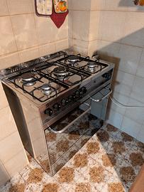 Cucina a gas LOFRA 5 fuochi con forno inox