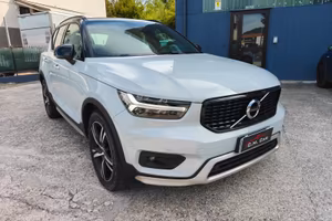 Volvo XC40 T5 Recharge Plug-in Hybrid automatico P