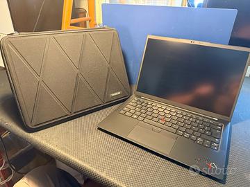 Lenovo ThinkPad X1 Carbon Gen 10 - i5 vPro / LTE