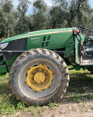 Cerchi e gomme strette per ortaggi
