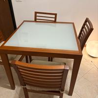 Tavolo legno e vetro temper. allungabile + 4 sedie
