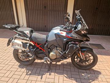 multistrada v4s  gran tour