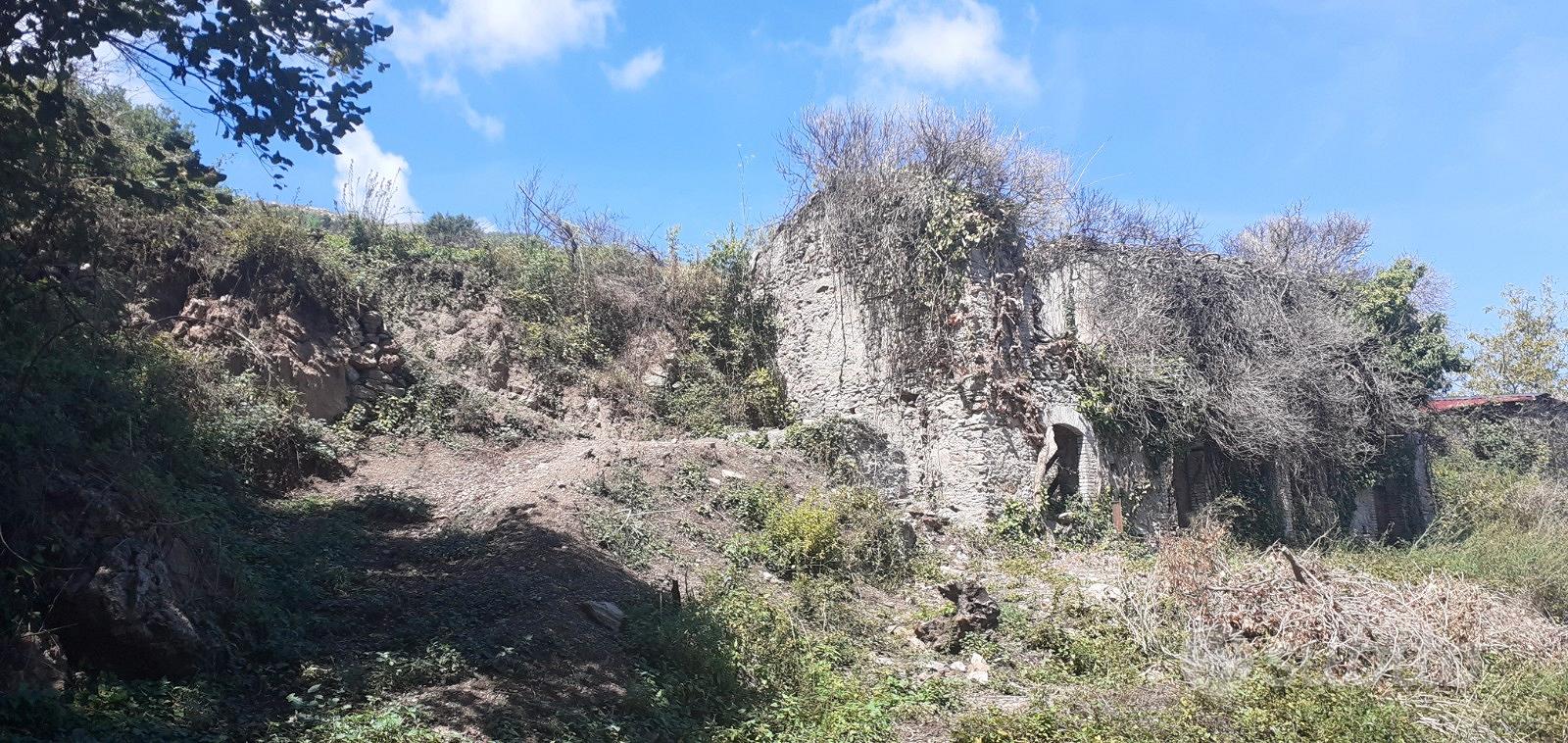 Rudere e Terreno - Vista 2