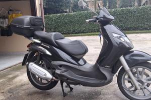 Piaggio Beverly 250