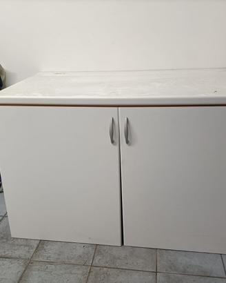 Mobiletto in legno laminato