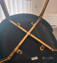 sedia in velluto con piedini oro
