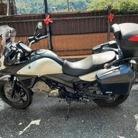 moto suzuki V Strom 650