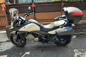 moto suzuki V Strom 650