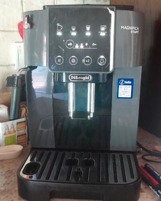 Macchina caffè de longhi magnifica start