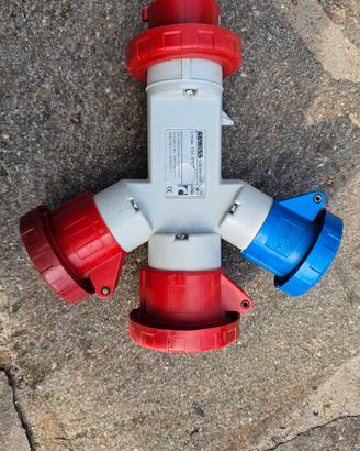 Adattatore / Presa multipla industriale Gewiss