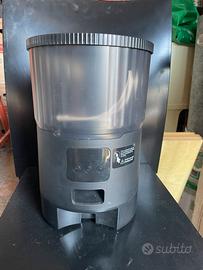 Distributore di alimenti