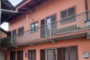 Casa semidipendente con giardino e cortile